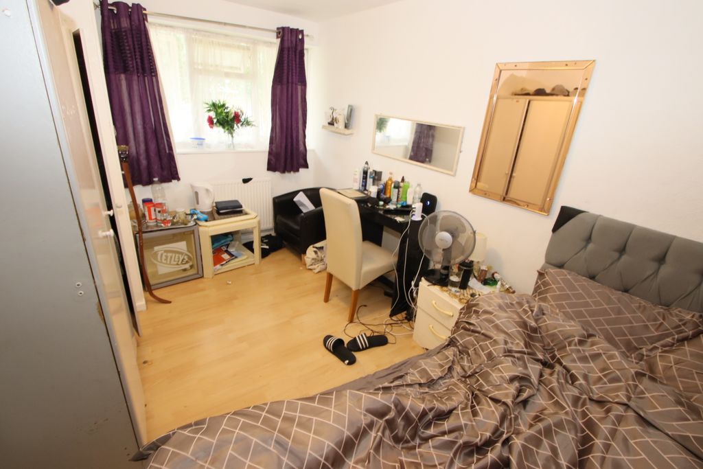 Property photo 2 of 9