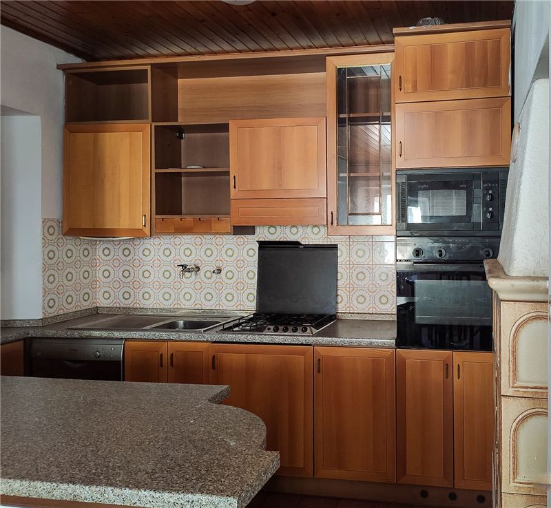 Property photo 3 of 12 Kitchen