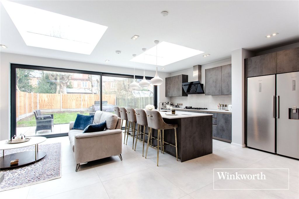 Property photo 1 of 16 Picture No. 03