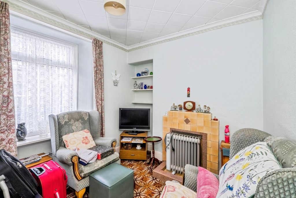 Property photo 2 of 14 Photo