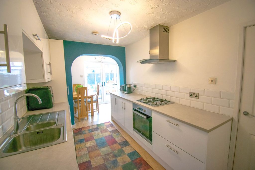 Property photo 3 of 16 Kitchen