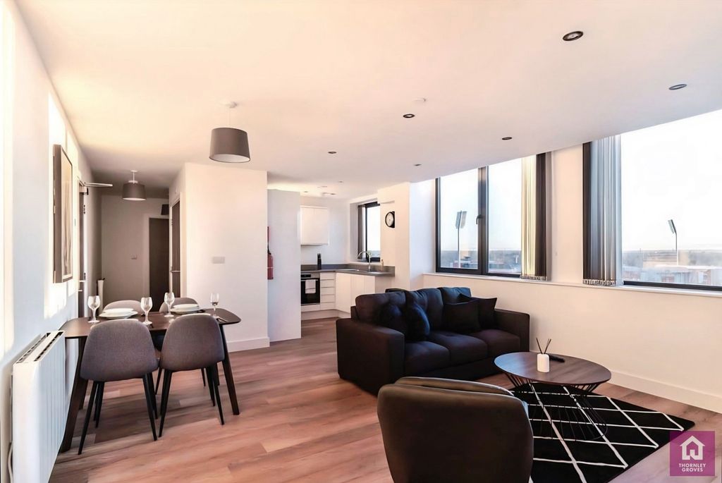 Property photo 1 of 17 Pbox-Img.Png