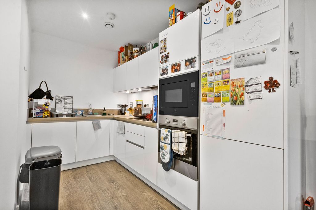 Property photo 3 of 6