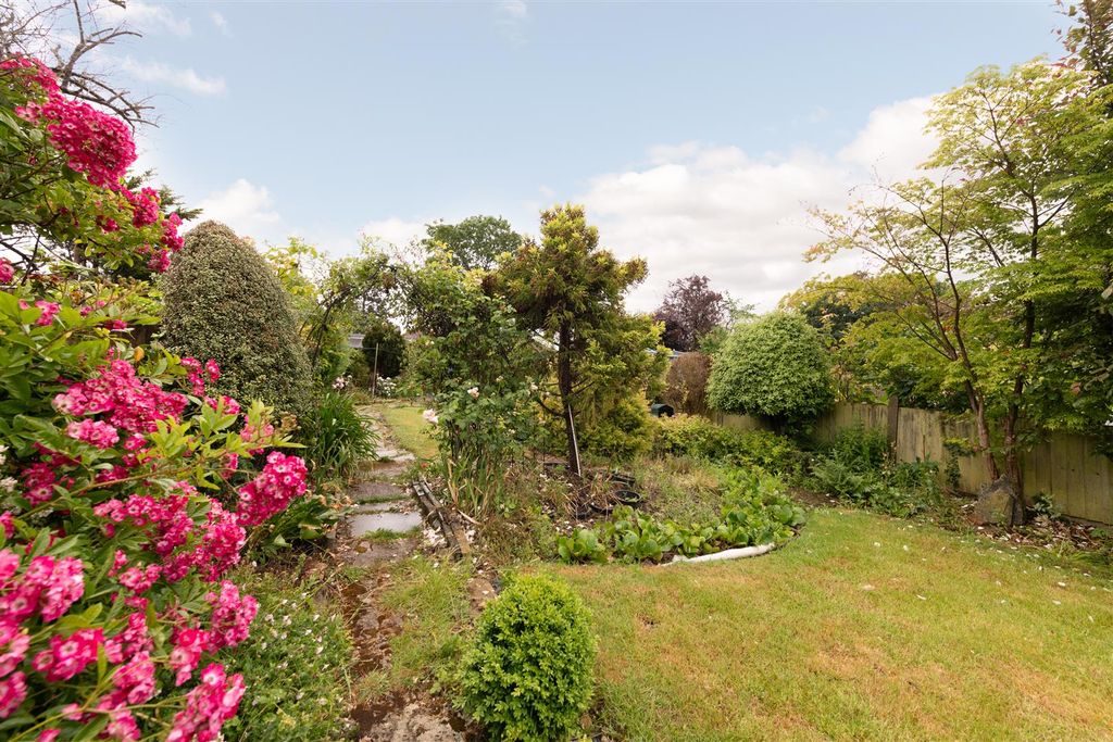 Property photo 3 of 17 Arnos 8.Jpg