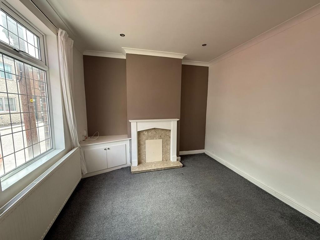 Property photo 3 of 8 Living Room