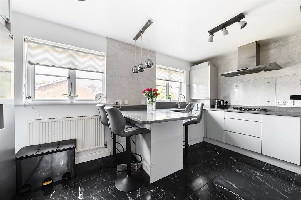 Property photo 3 of 20 Picture No. 14