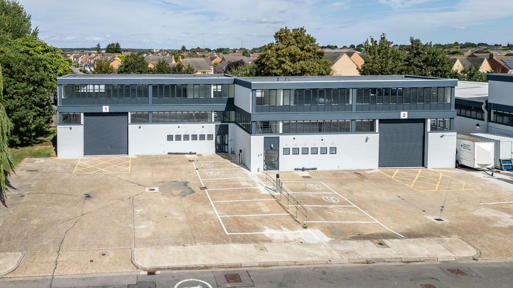 Property photo 2 of 6 Eldon Way 054.Jpg