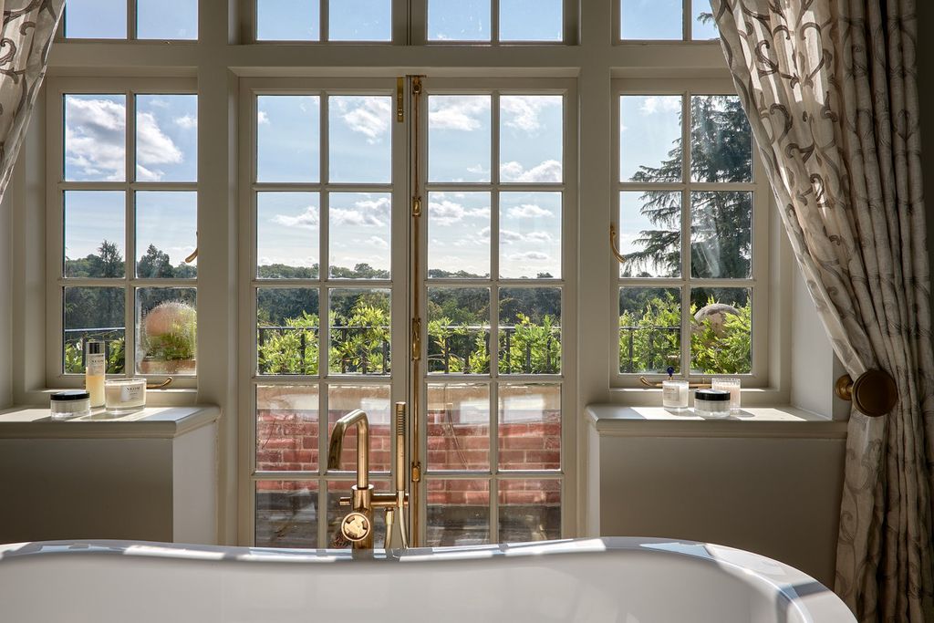 Additional image 21 of 7 bed country house for saleFarnham, Surrey GU10