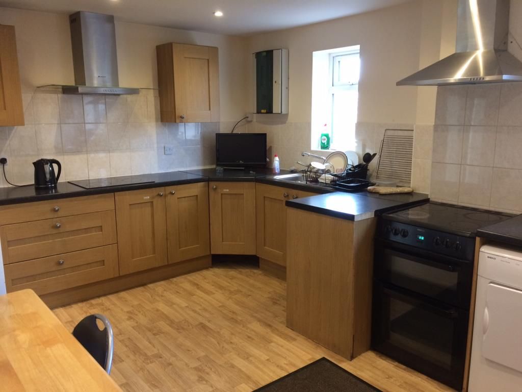 Property photo 3 of 5 Kitchen