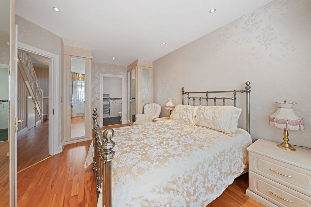 Property photo 1 of 26