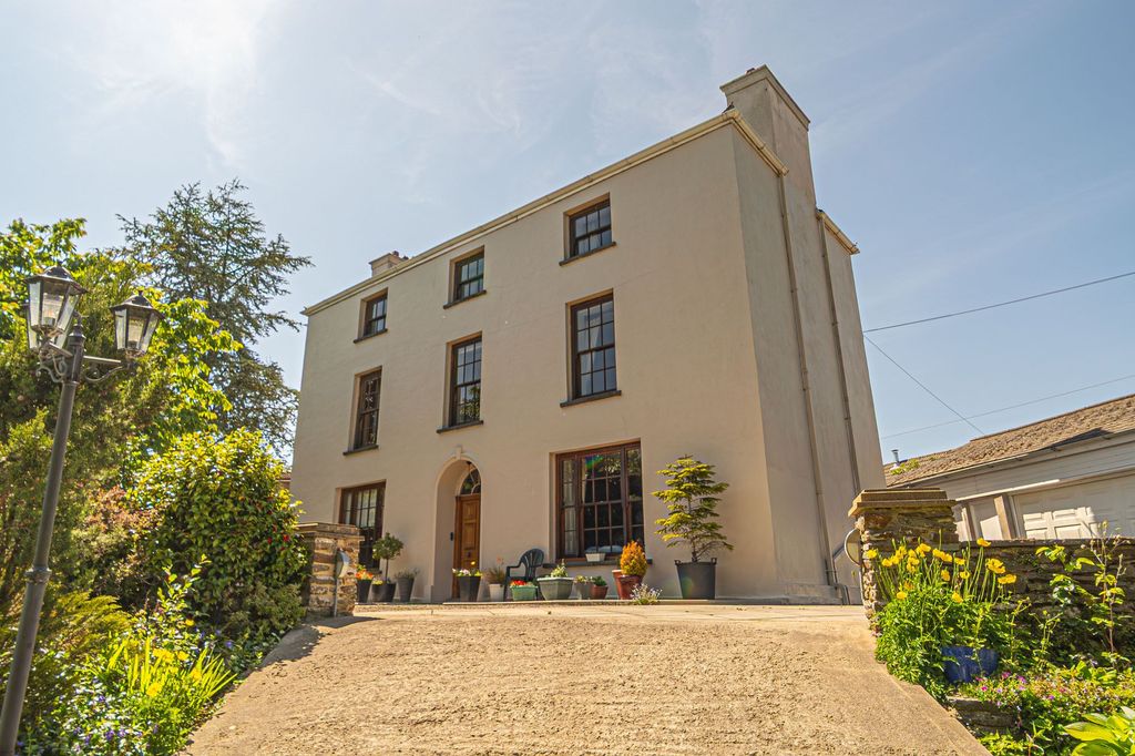 Property photo 1 of 82