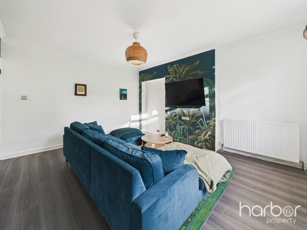 Property photo 3 of 17 45807910