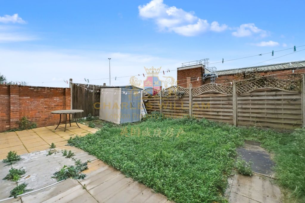 Property photo 2 of 21