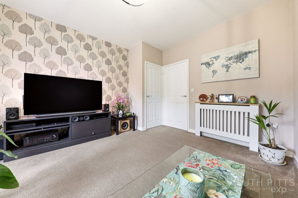 Property photo 2 of 24