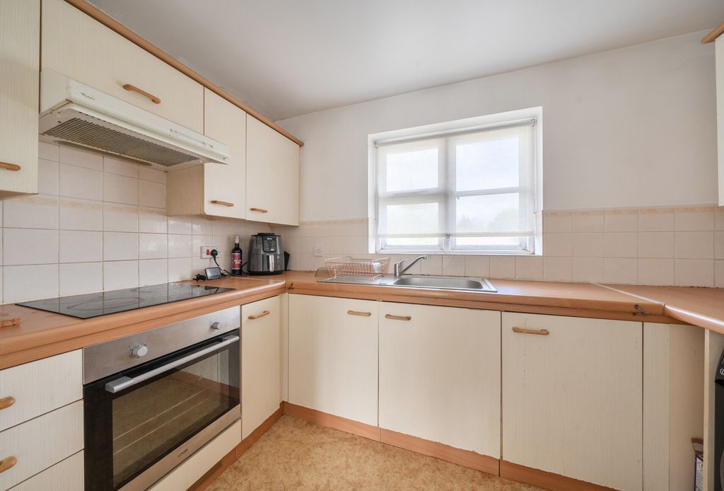 Property photo 3 of 16 1438637-9-69E101d...