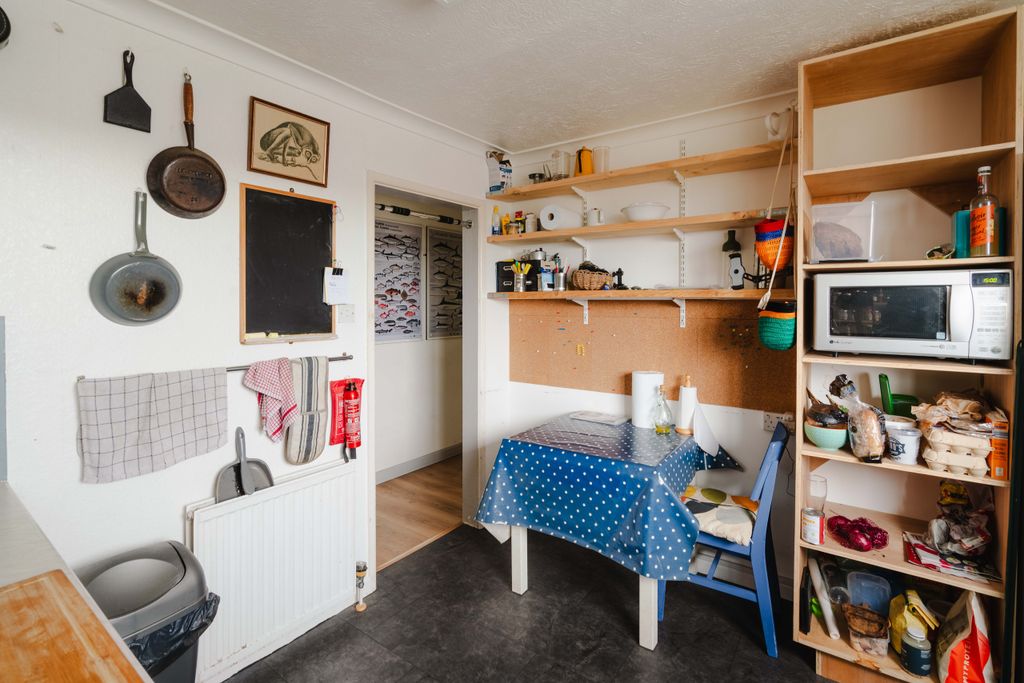 Property photo 3 of 16 5