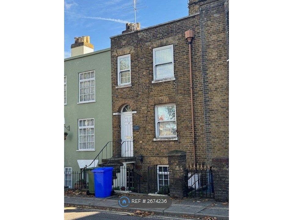 Property photo 1 of 16 Front