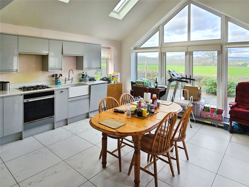 Property photo 3 of 21 Dining Kitchen