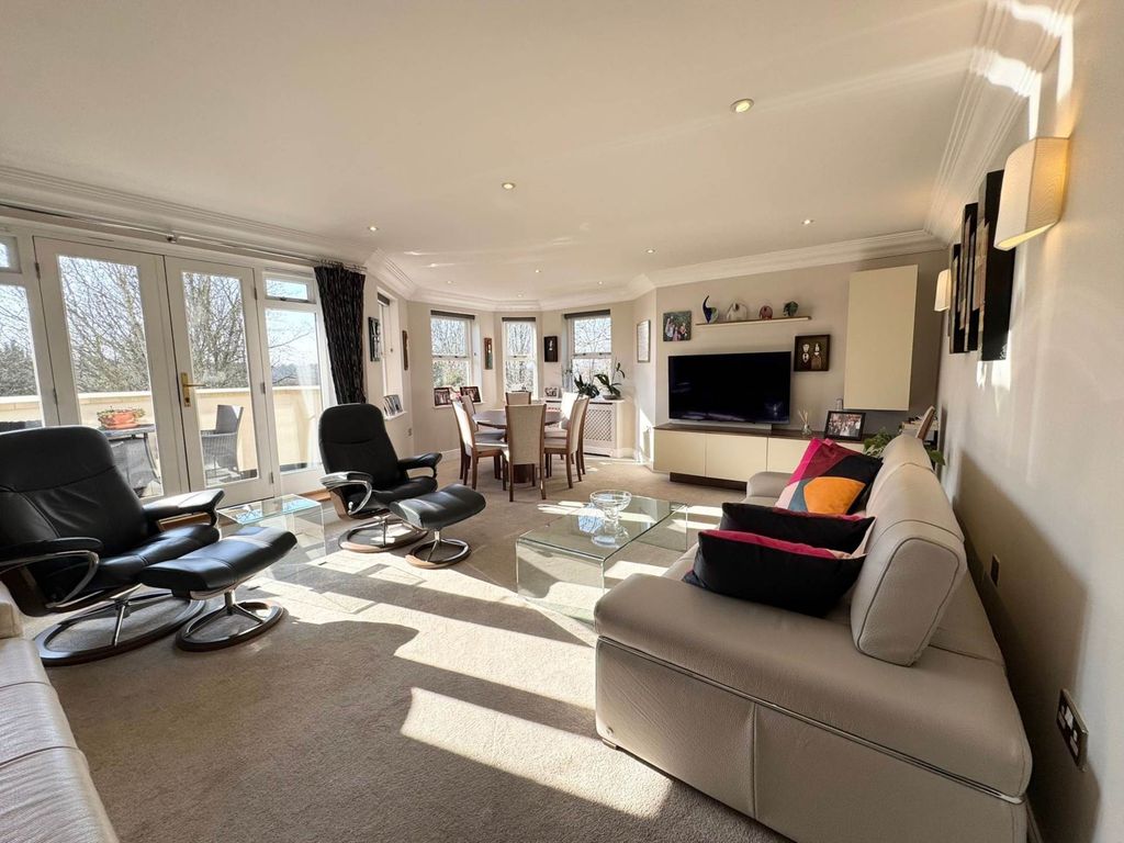 Property photo 3 of 19