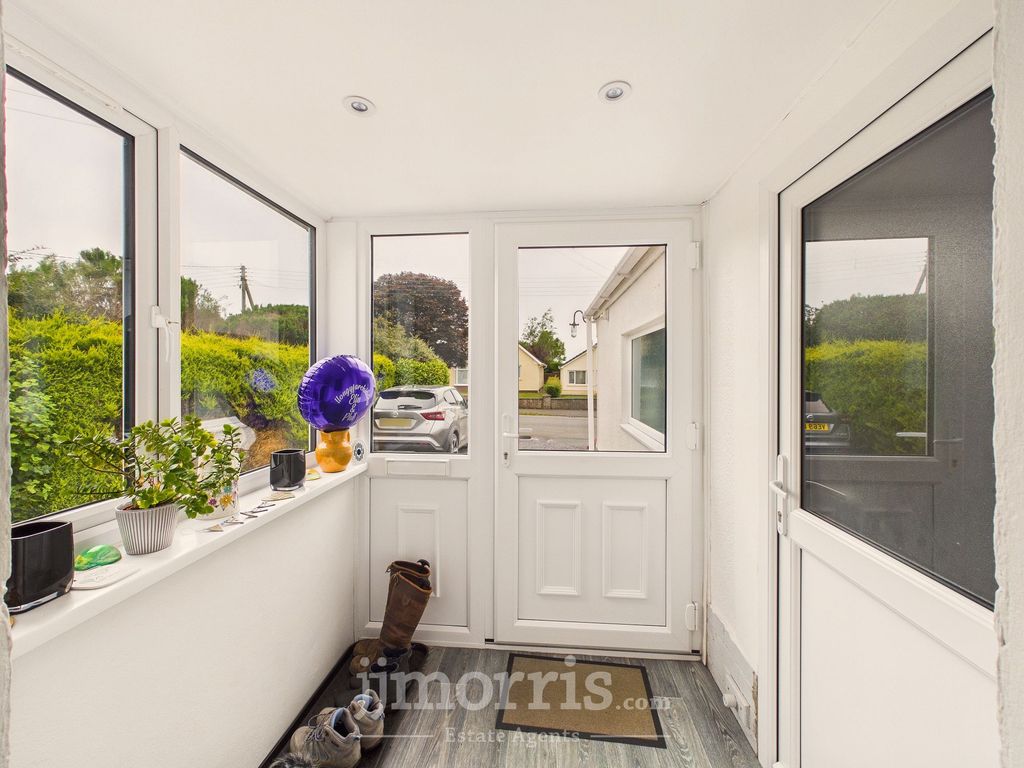 Property photo 2 of 27