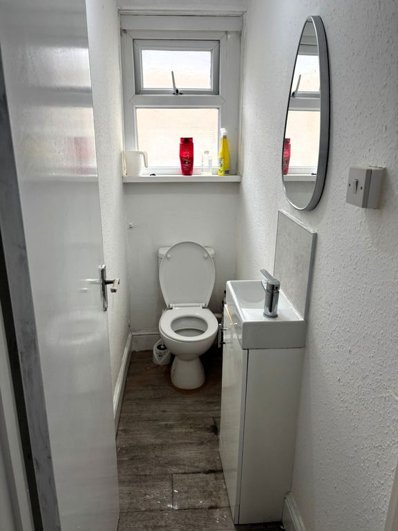 Property photo 3 of 4