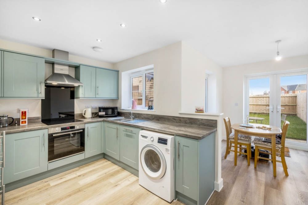 Property photo 2 of 23 17 Daisy Road (Holbeach)-14