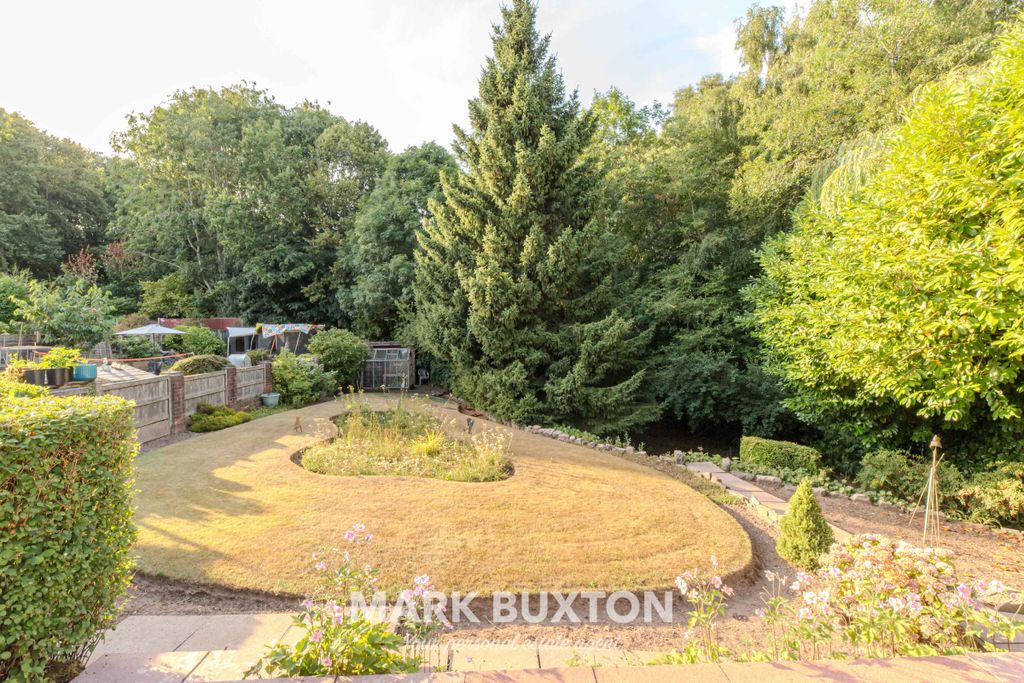 Property photo 2 of 31