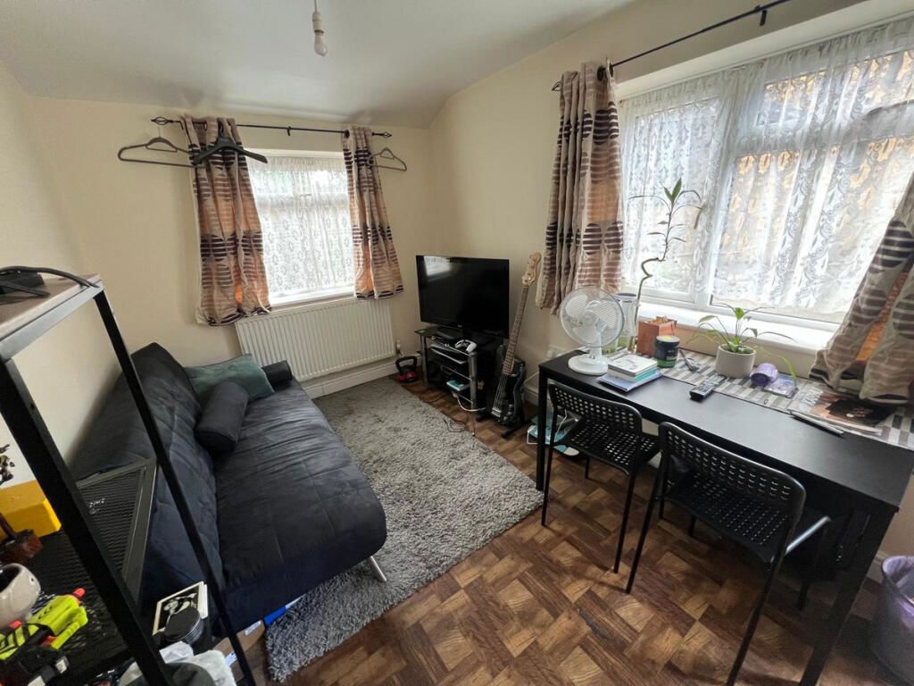 Property photo 3 of 11