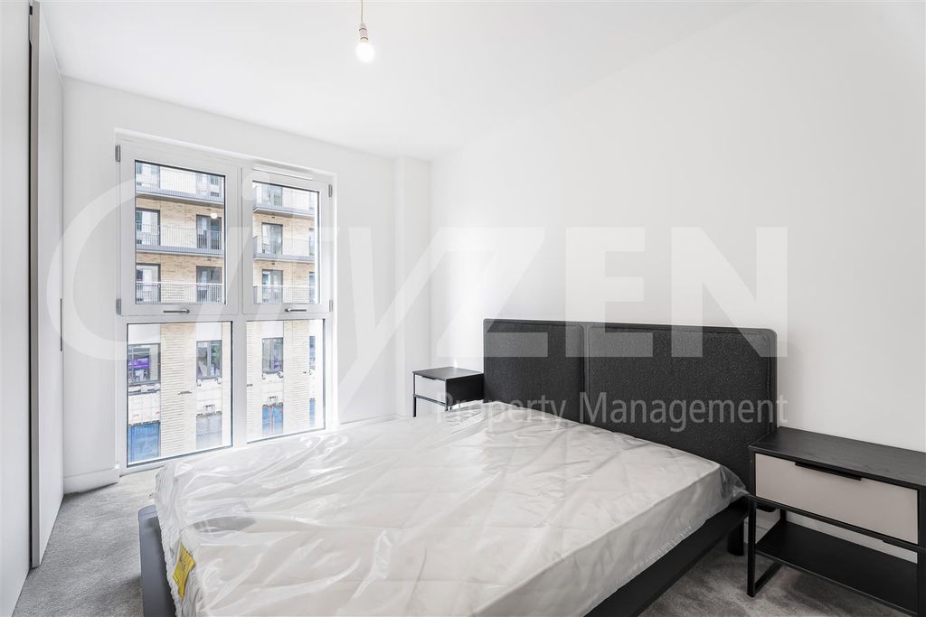 Property photo 2 of 19 Bedroom