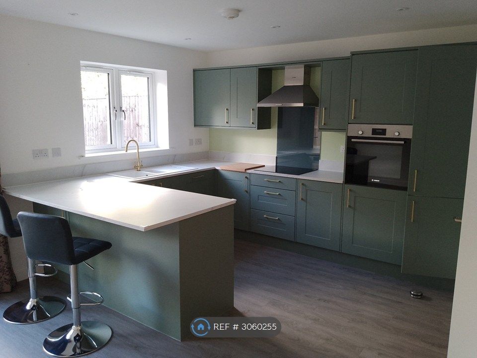 Property photo 3 of 14 Kitchen