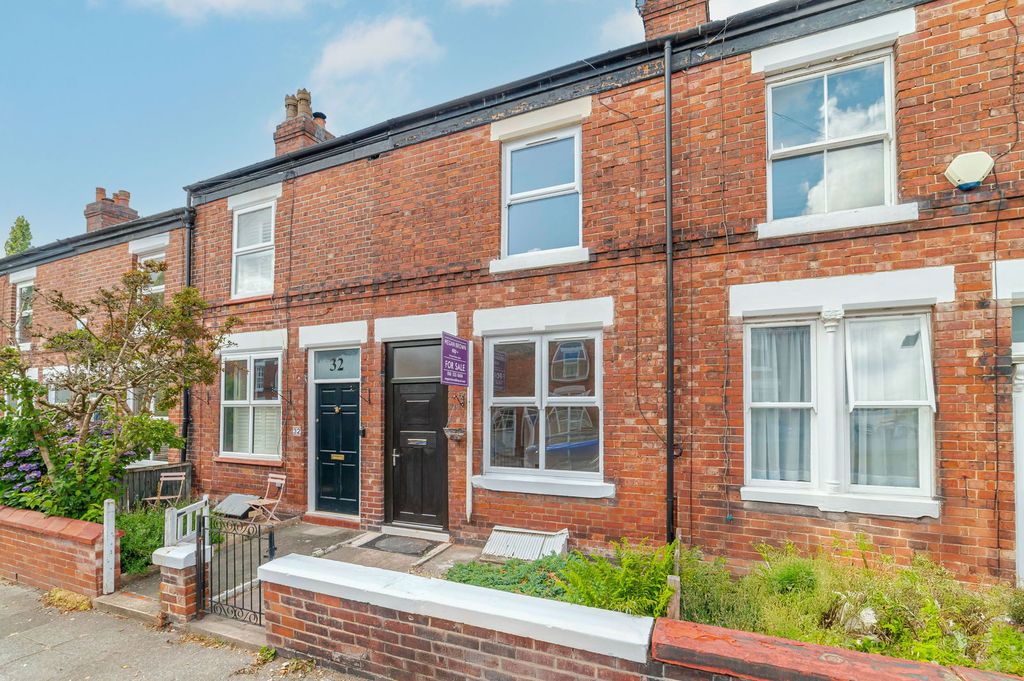 Property photo 1 of 17