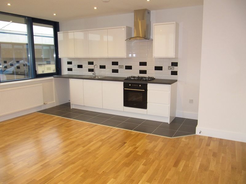 Property photo 3 of 7 Kitchen