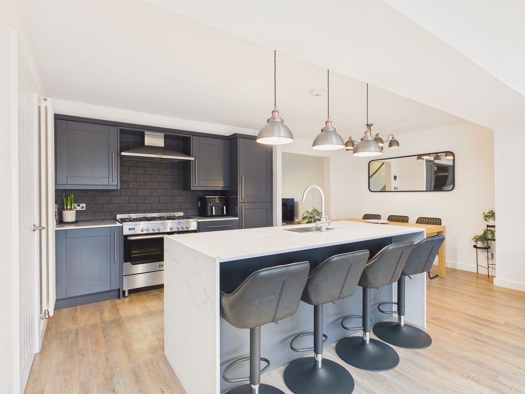 Property photo 2 of 16 Kitchen