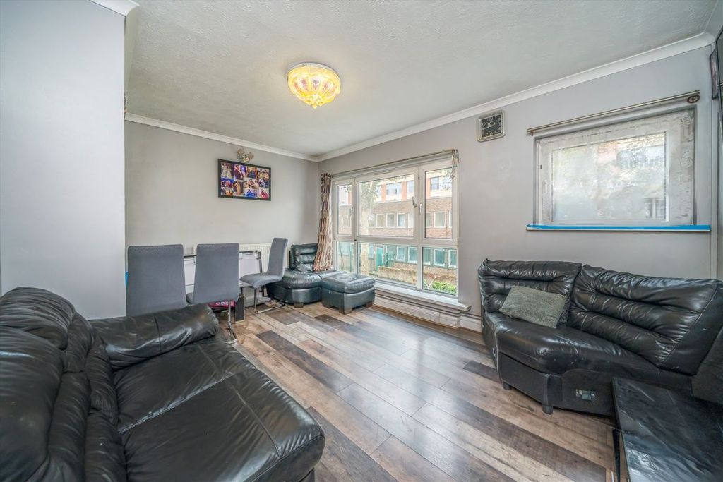 Property photo 2 of 6