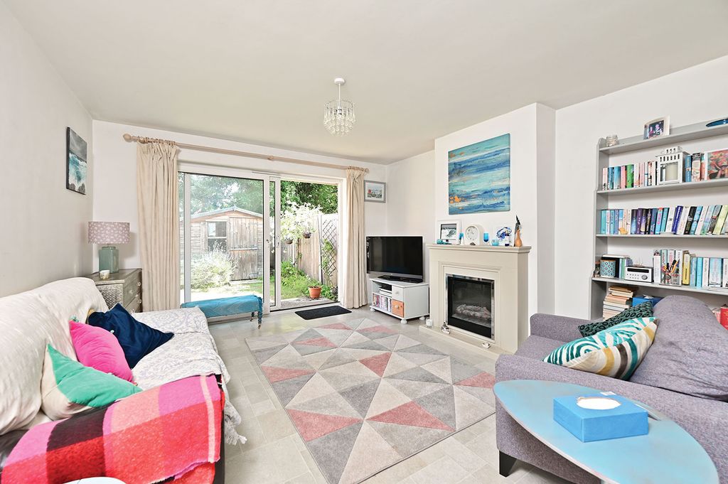 Property photo 2 of 9 21 Inverness Way (4)