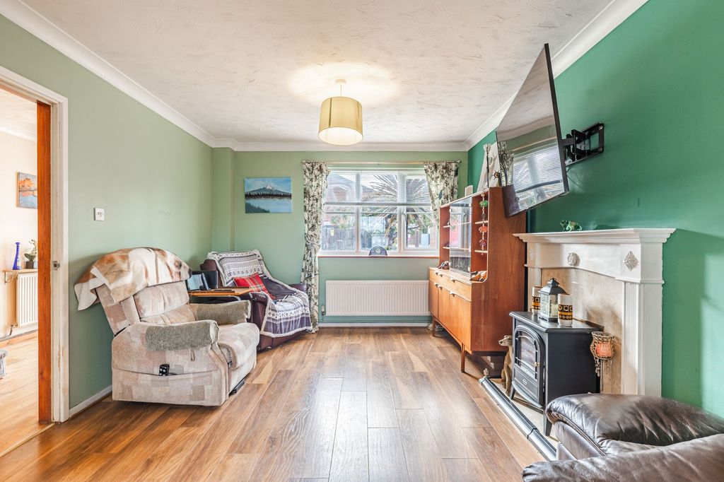 Property photo 2 of 12