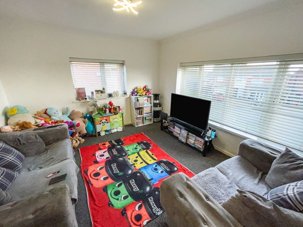 Property photo 2 of 12