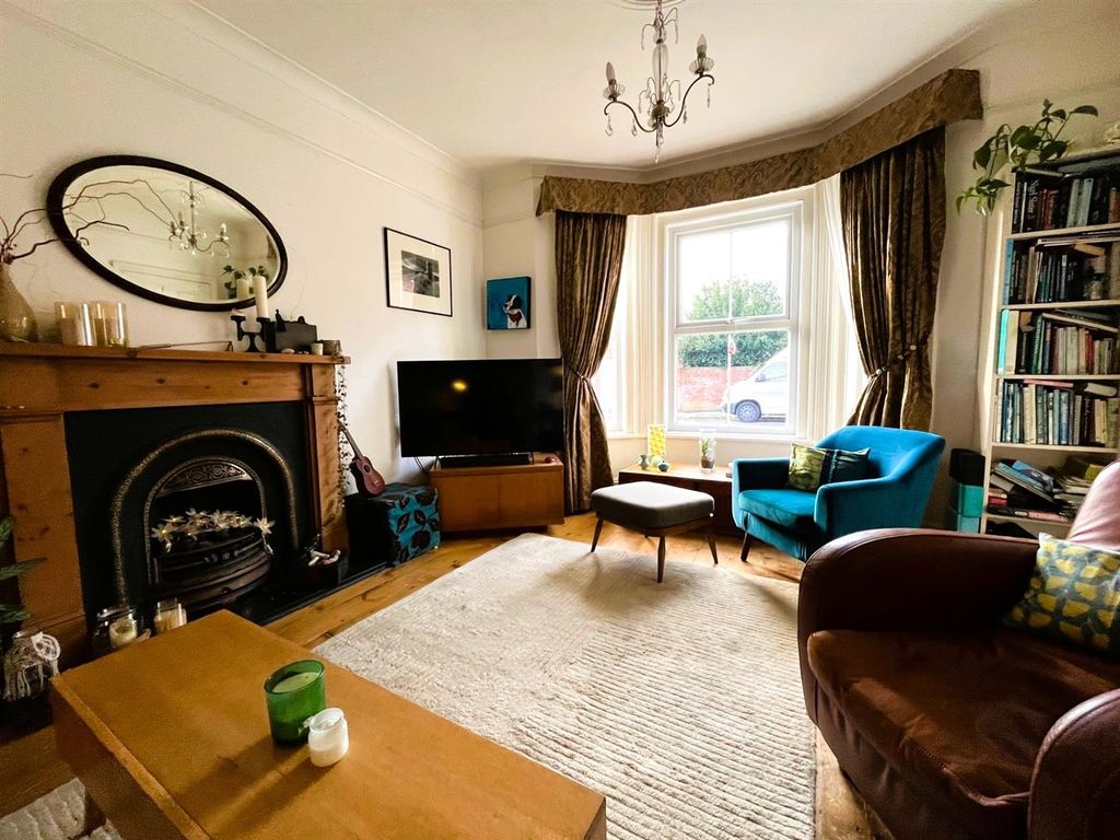 Property photo 2 of 25 4278 Lounge.Jpg