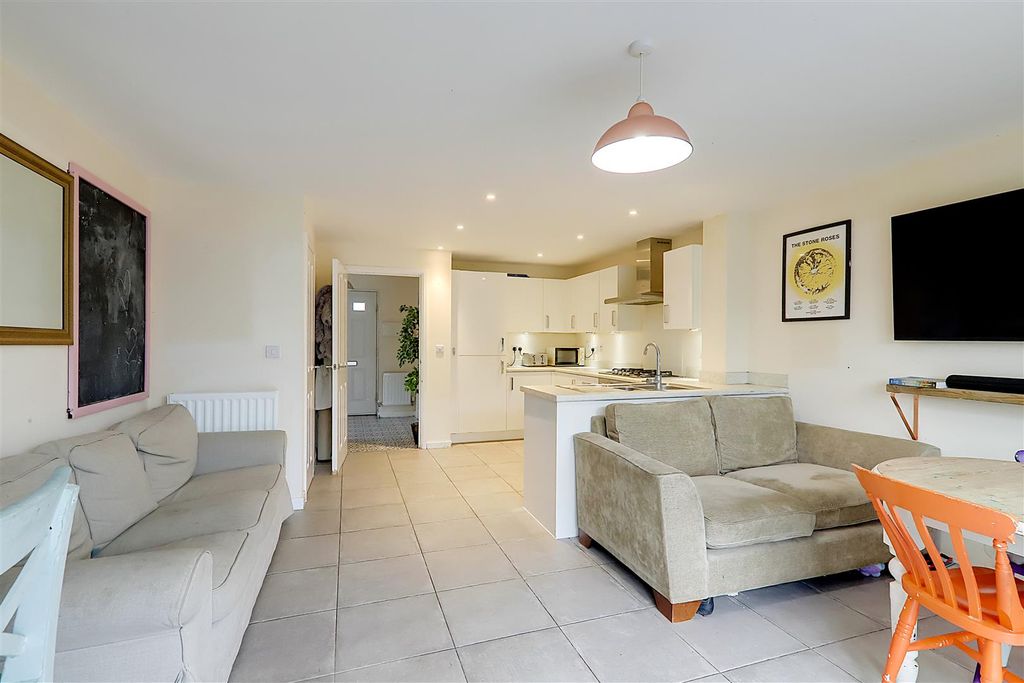 Property photo 3 of 17 Img_3901-Img_3903.Jpg