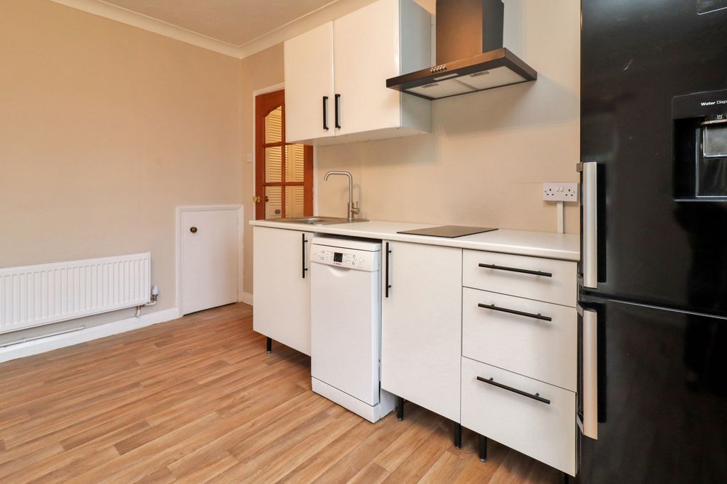 Property photo 3 of 11 Picture No. 06