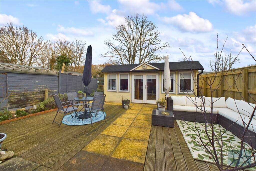 Property photo 2 of 23