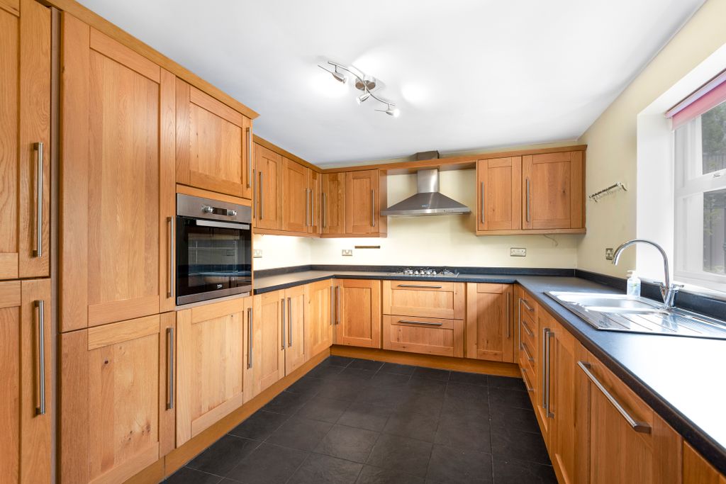 Property photo 3 of 11 0 General