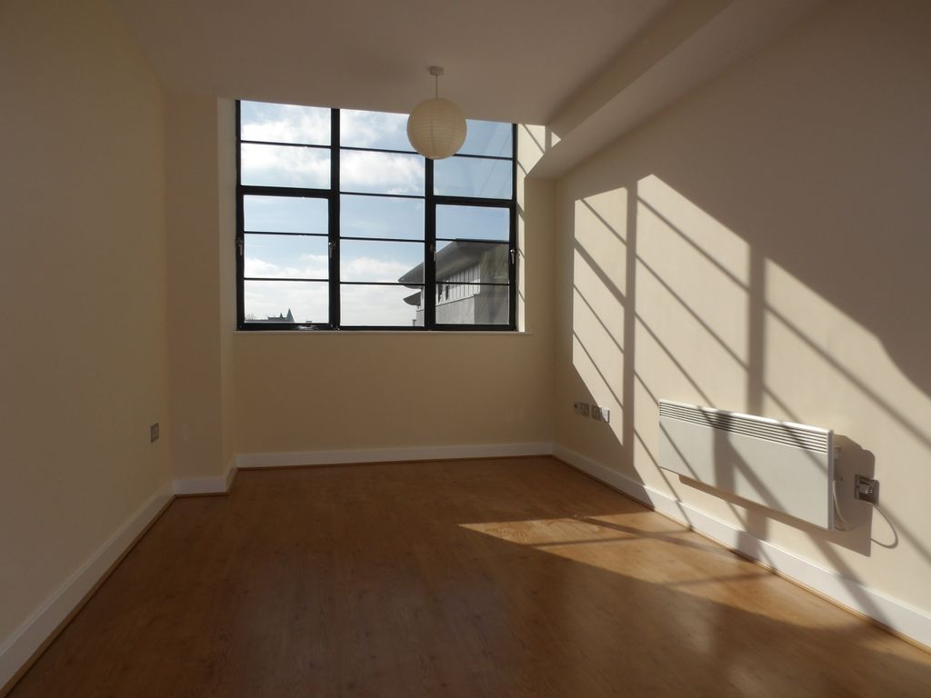 Property photo 2 of 6 Living Area