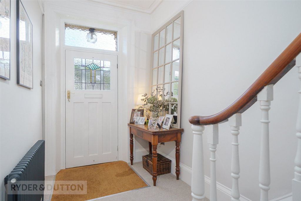 Property photo 2 of 30 Entrance Hallway