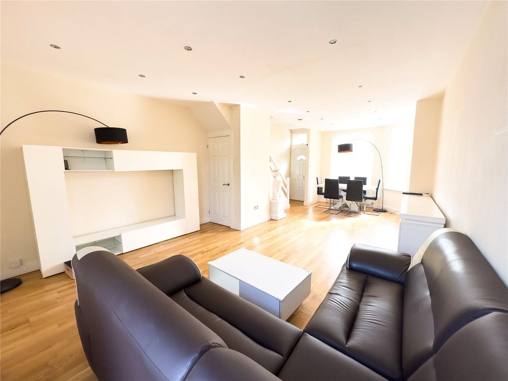 Property photo 3 of 15 Picture No. 06