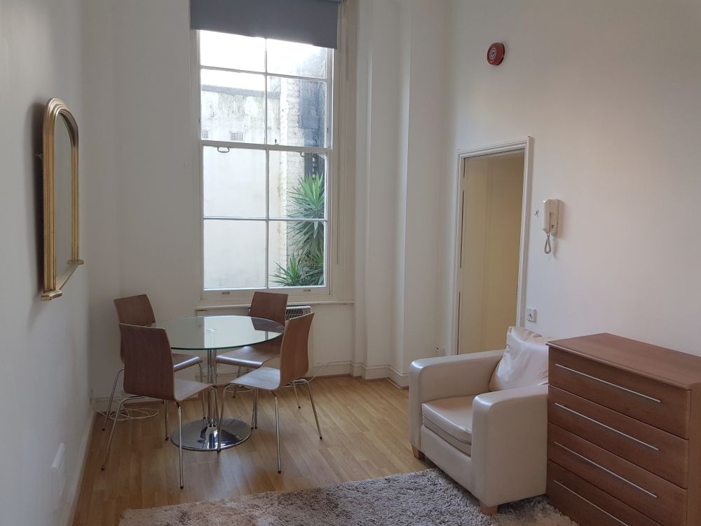 Property photo 2 of 5 Studio