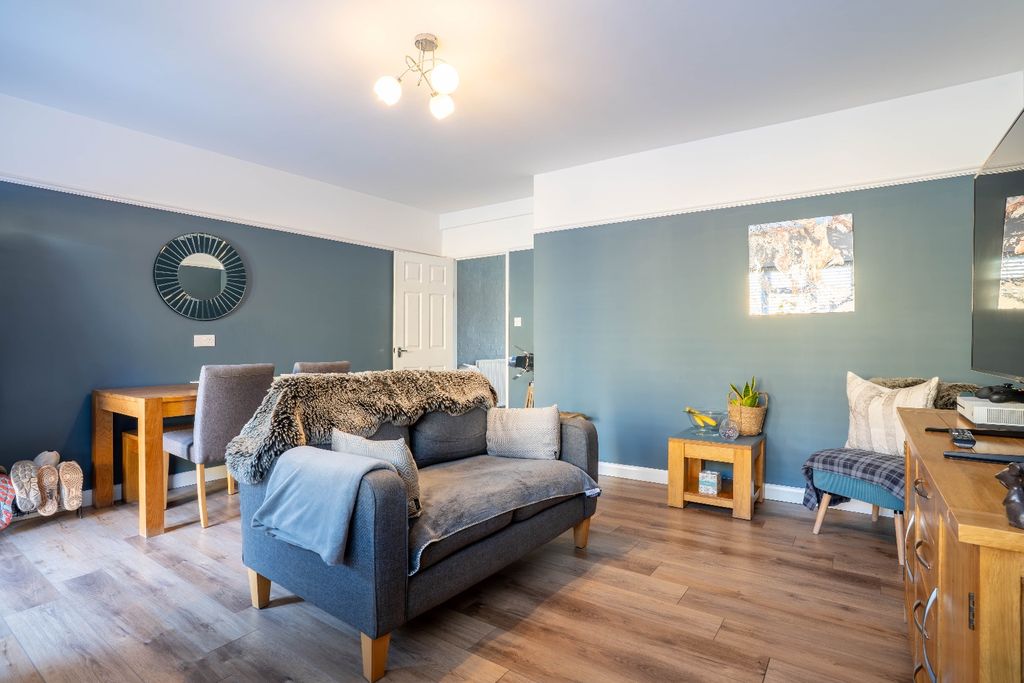 Property photo 1 of 19 4764911