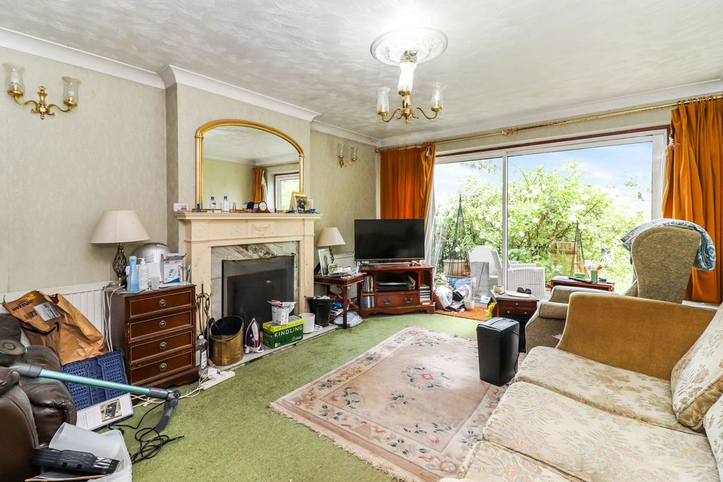 Property photo 2 of 12