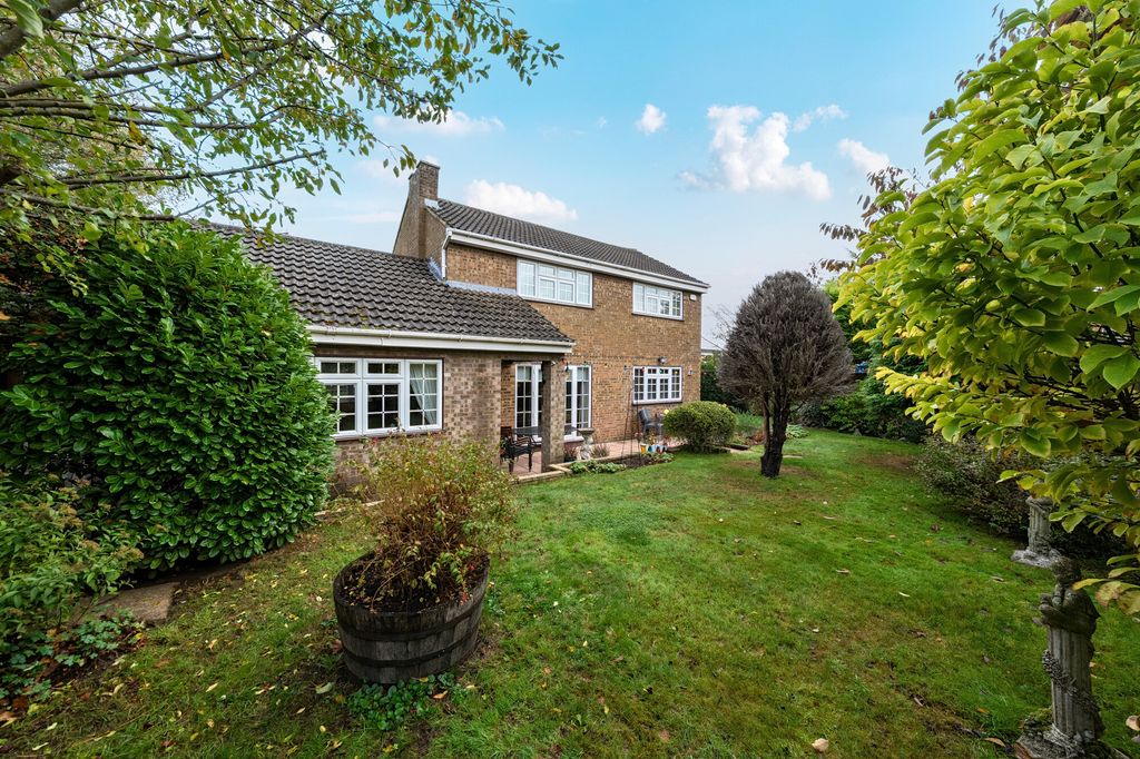 Property photo 2 of 17