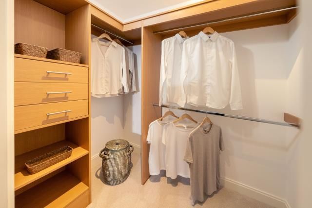 Property photo 2 of 15 Walk-In Wardrobe